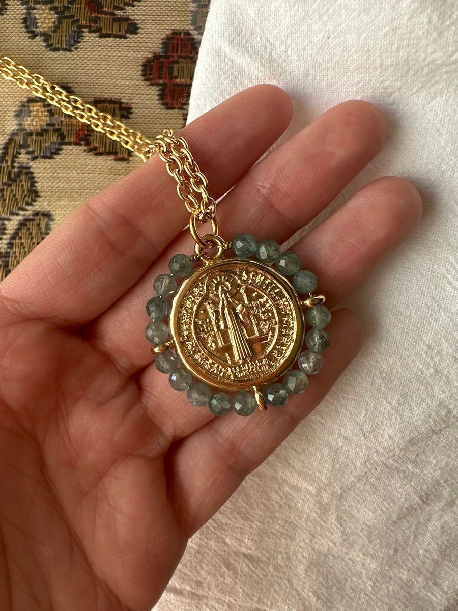 Medalla de San Benito con topacios – Khartes Madrid