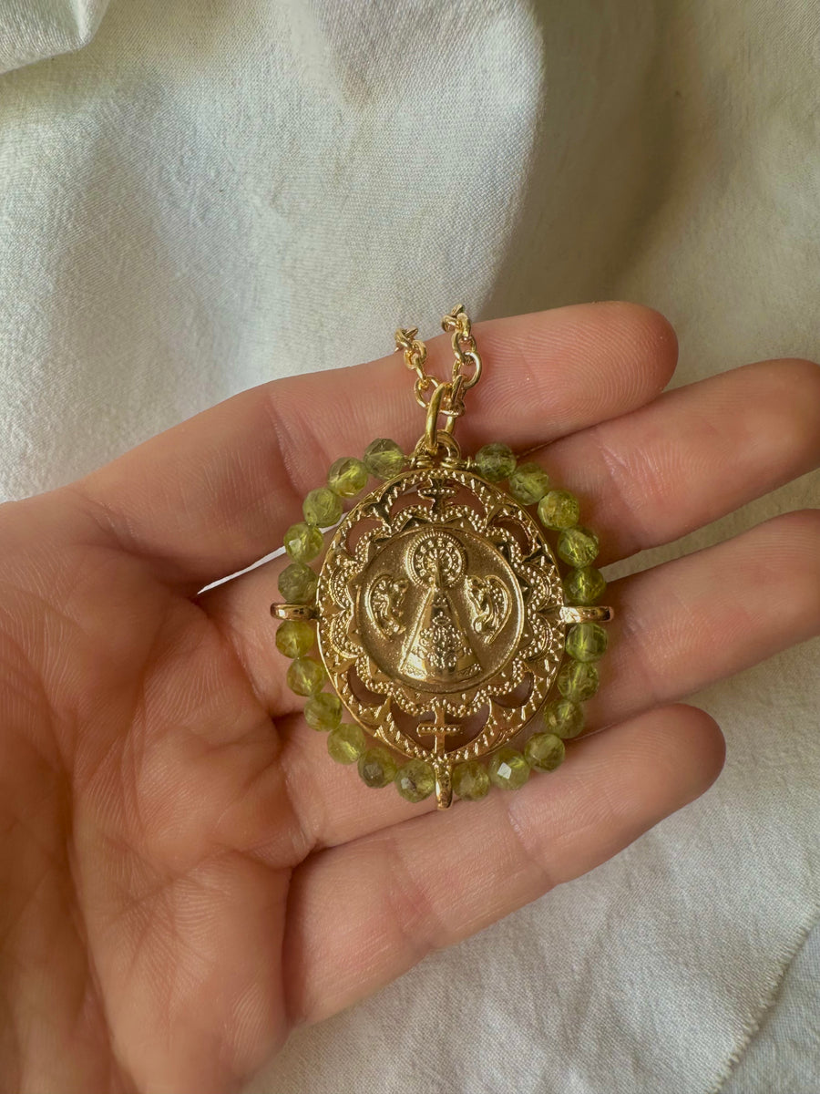 Medalla de la Virgen del Pilar con olivino – Khartes Madrid