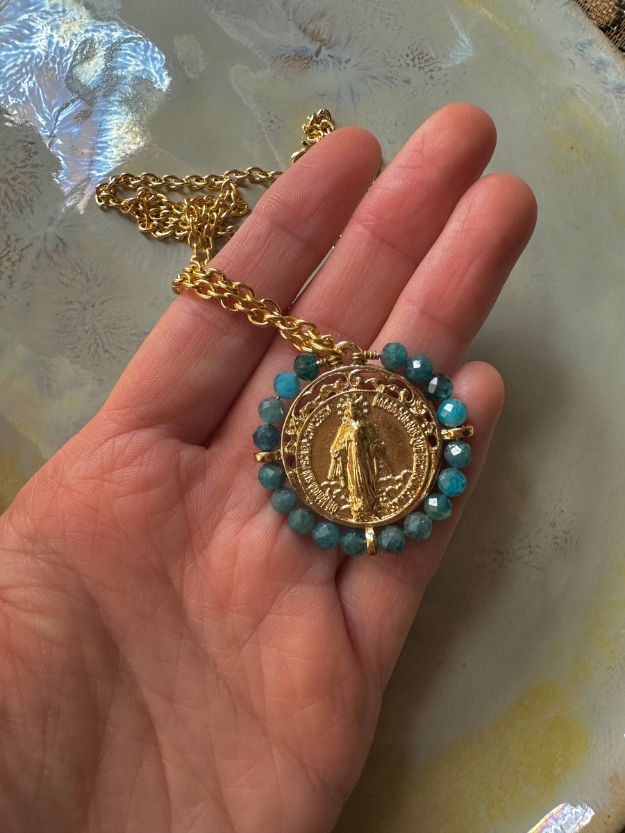 Medalla de la Inmaculada con apatita – Khartes Madrid