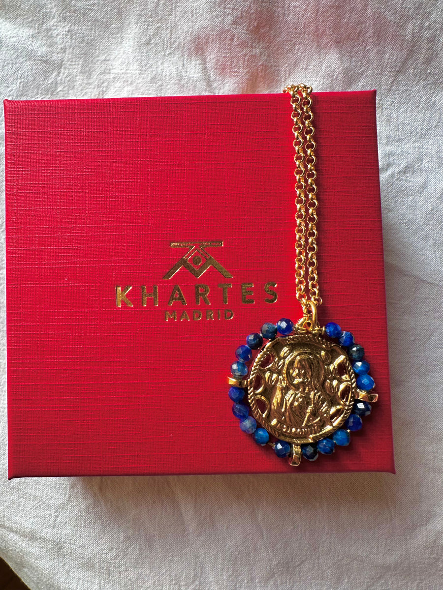Escapulario de la Virgen del Carmen con cianita – Khartes Madrid