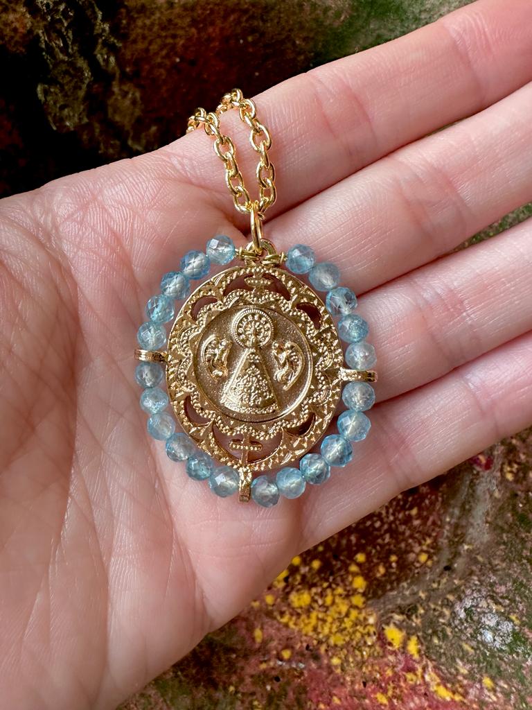 Medalla de la Virgen del Pilar con topacios – Khartes Madrid