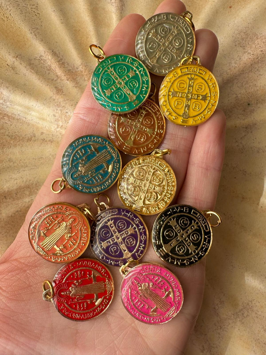Colgante medalla de San Benito esmaltada – Khartes Madrid