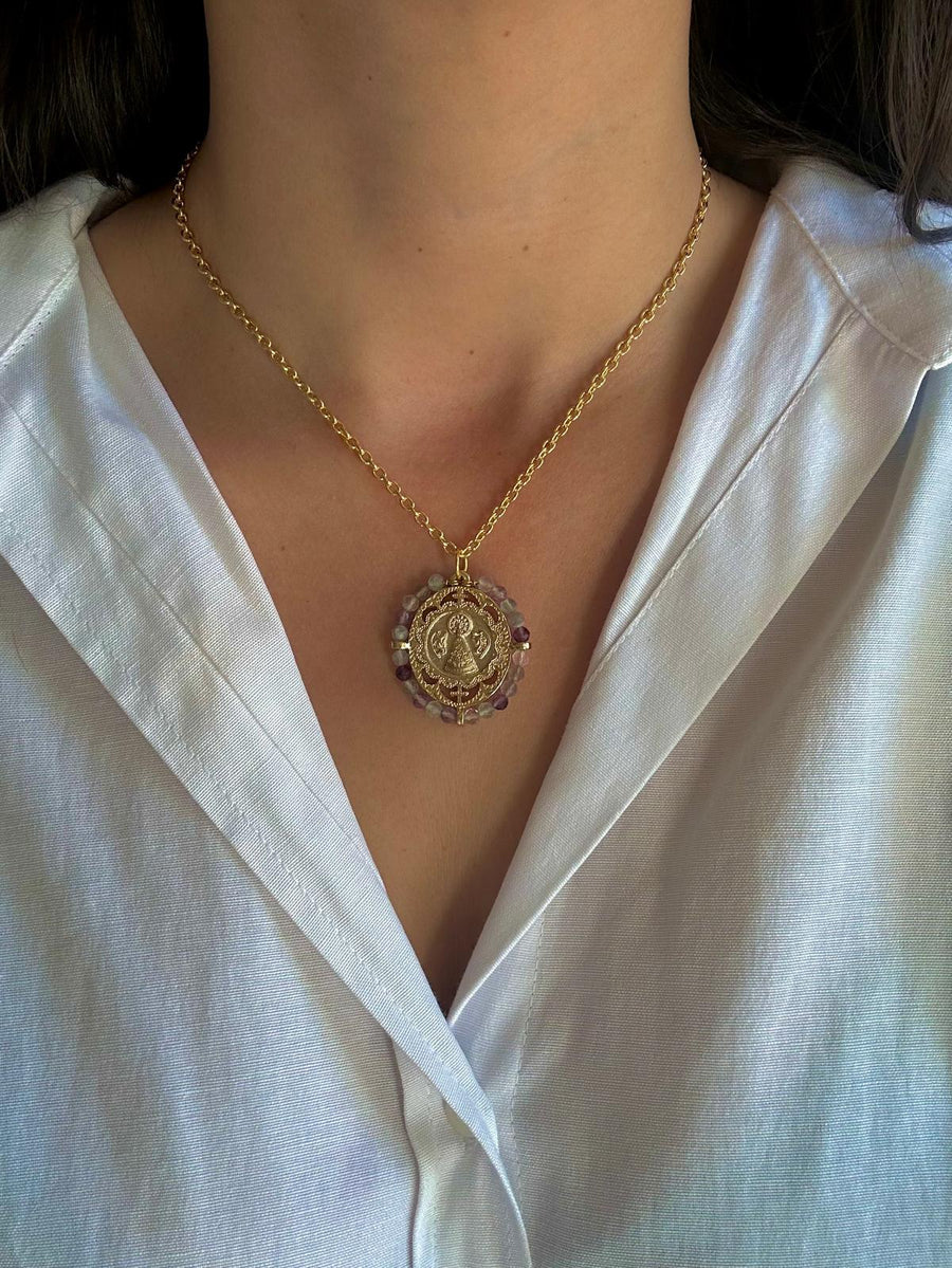 Medalla de la Virgen del Pilar con fluorita – Khartes Madrid