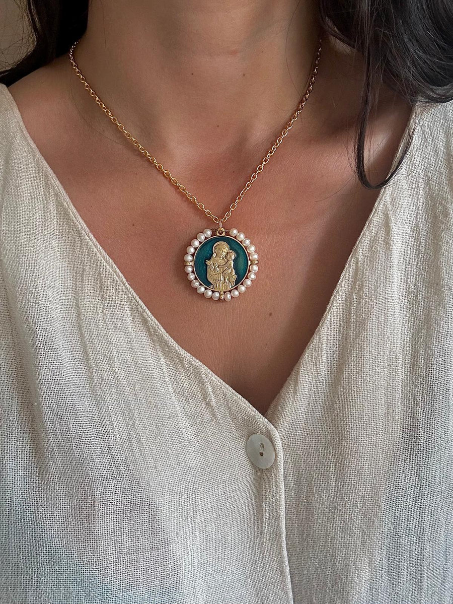Medalla de San Antonio con perla natural y esmalte azul turquesa – Khartes Madrid