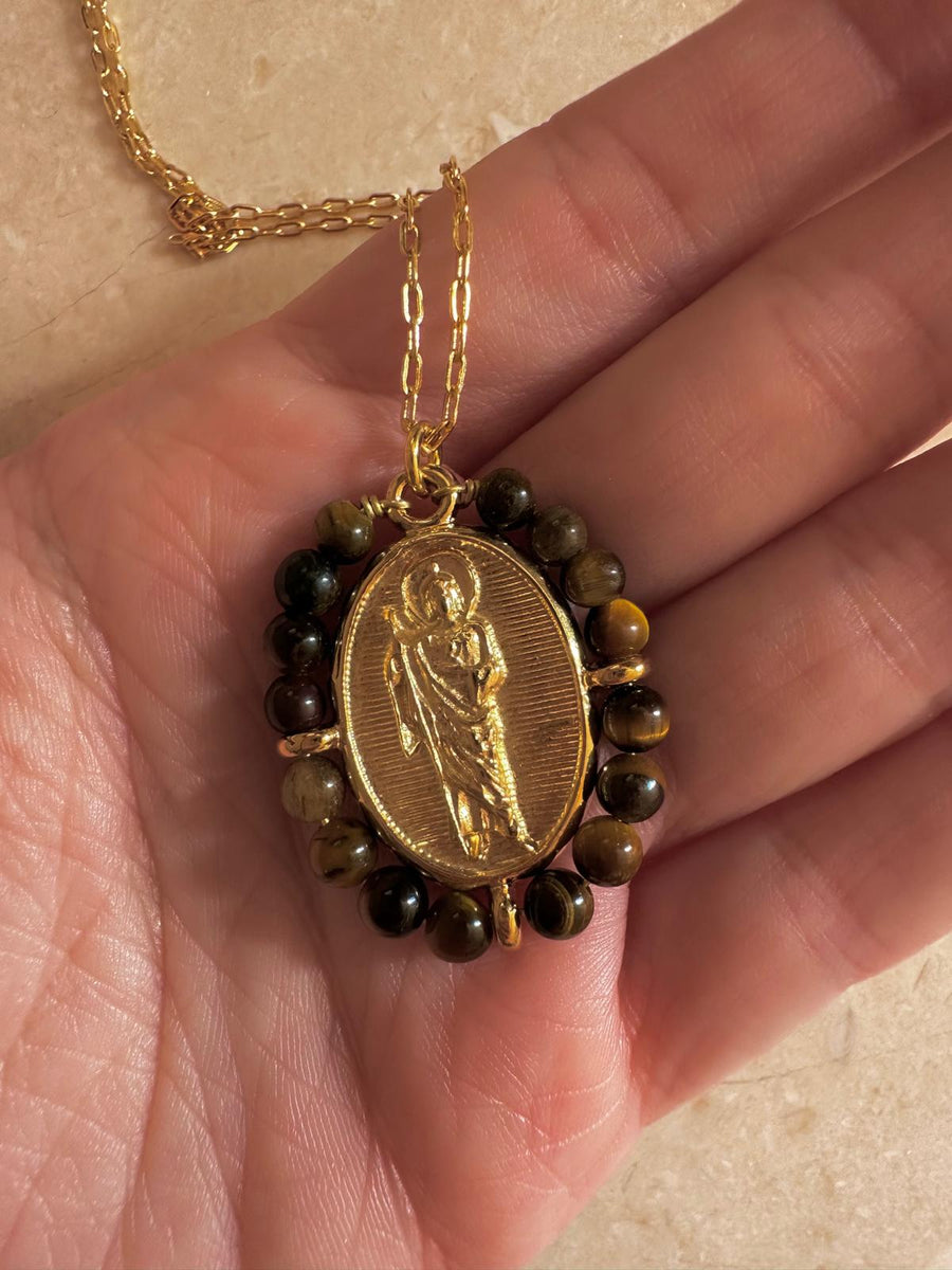 Medalla de San Judas Tadeo con ojo de tigre – Khartes Madrid