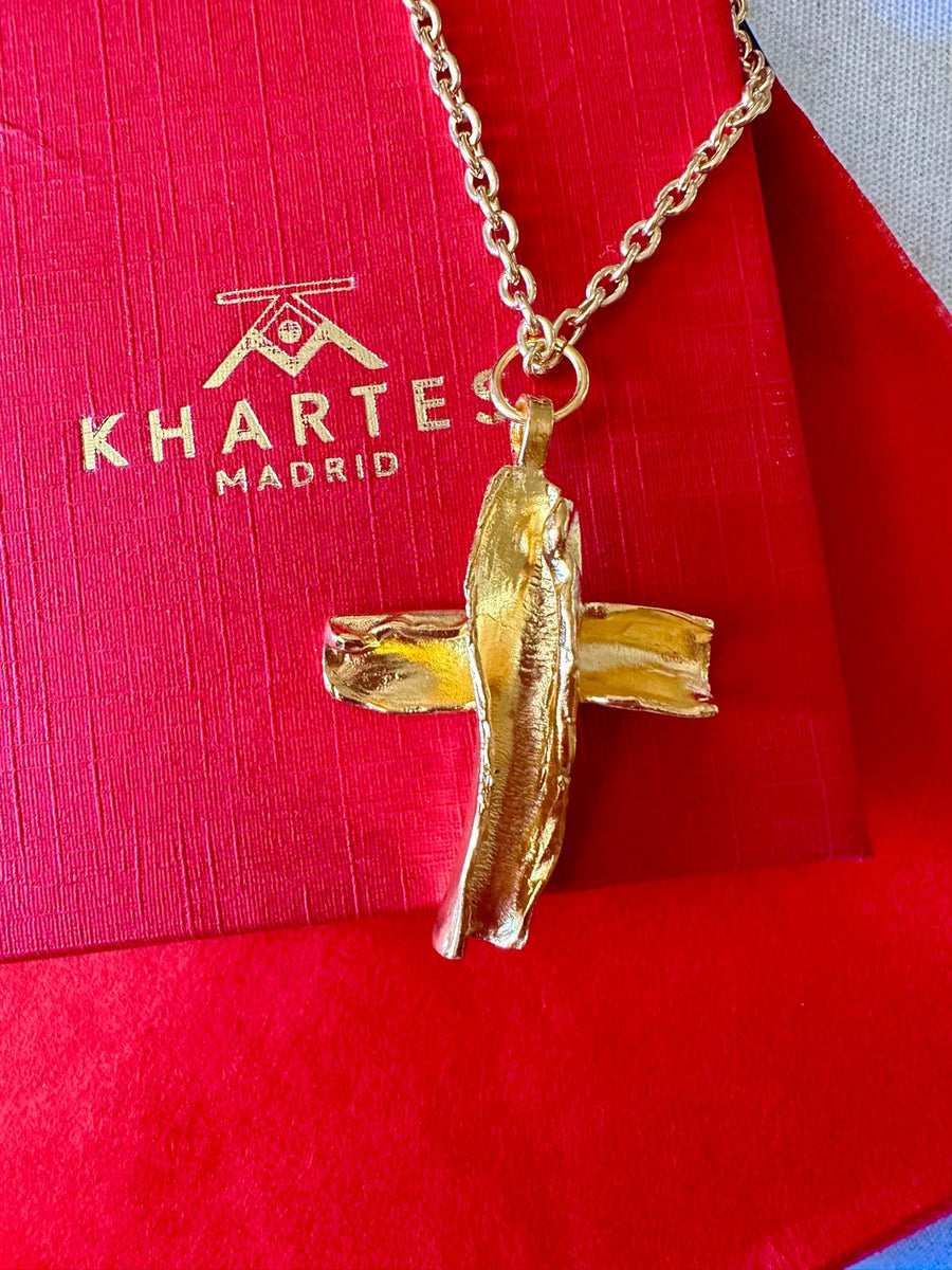 Cruz rústica bañada en oro – Khartes Madrid