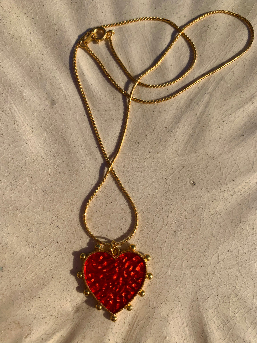Medalla corazón con esmalte rojo – Khartes Madrid